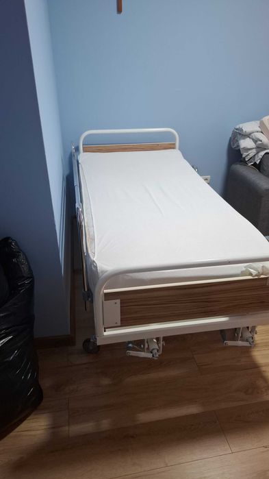 Pat spital medical cu reglare manuală