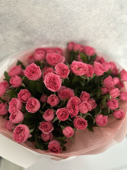 Свежие кустовые розы