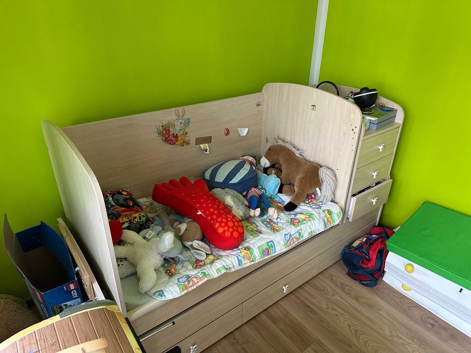 Детско легло 3 в 1 - С матрак 130/70, Повивалник. Става и на бюро