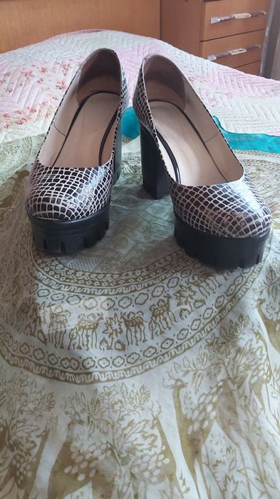 Дамски обувки на платформа -естествена кожа