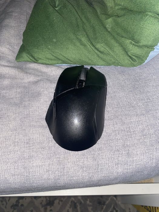 Продам мышку razer basilisk v2
