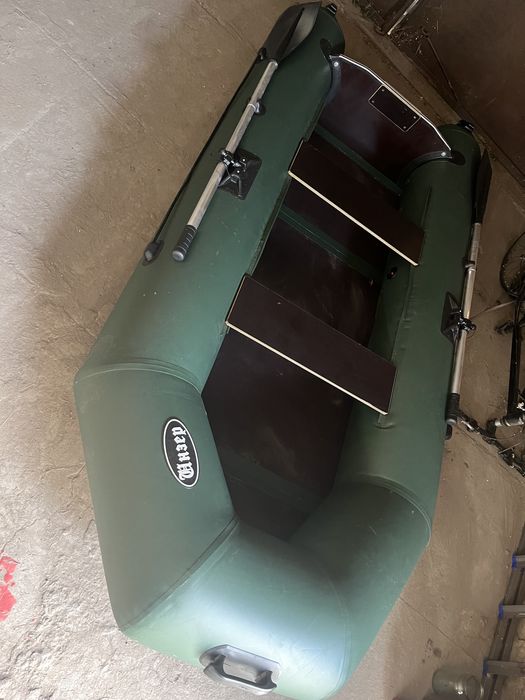 Продам лодку с мотором