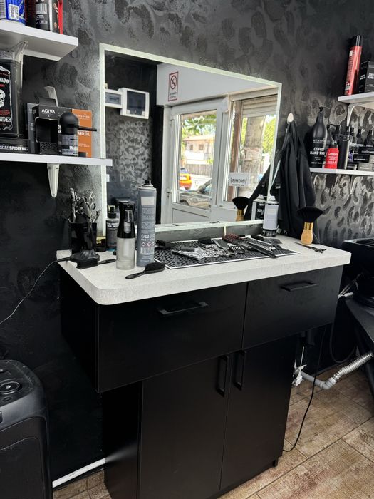 Vand doua posturi frizerie