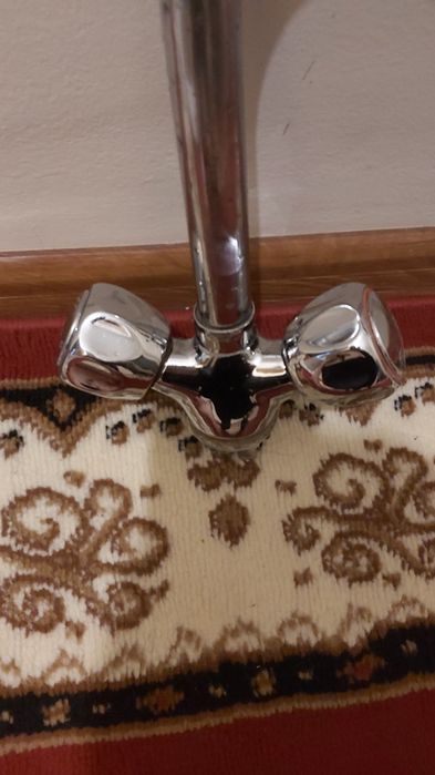 Сместител сотилади. Б/у. ярим оборотда ишлиди.