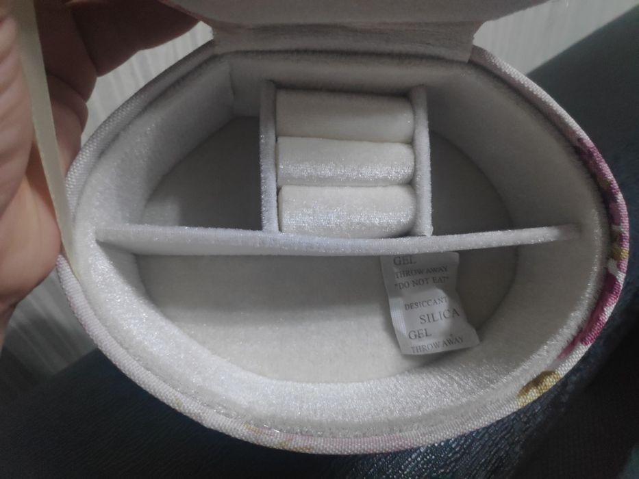 Продам Шкатулка  для украшений для деаочек