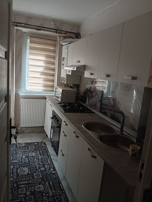 Închiriez apartament