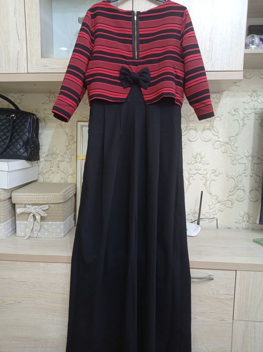 Платье женское..