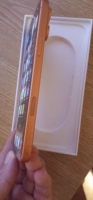 Iphone 17 pro max Cosmic Orange