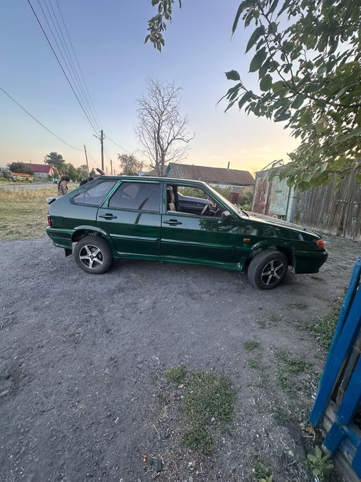 Автомобиль ваз 2114