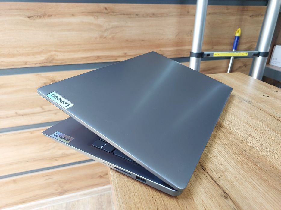 Lenovo Gaming protsessorga ega Noutbuk 

Holati yaxshi ishlashi z