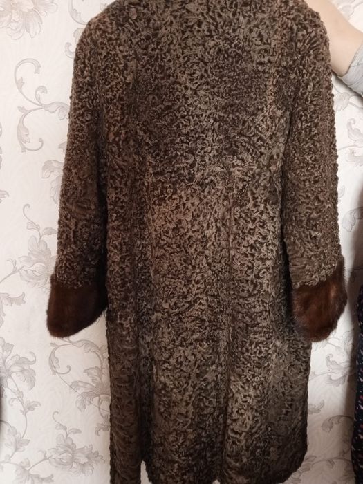 Продам шубы каракулевые