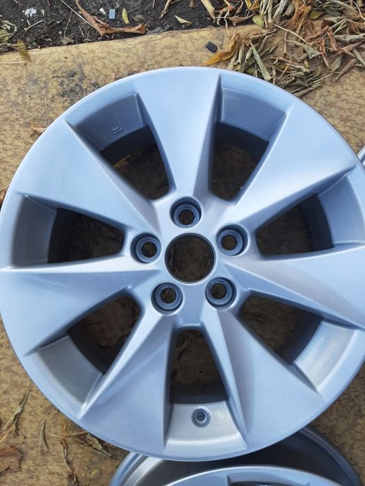 Продам диски р17. Тойота оригенал.