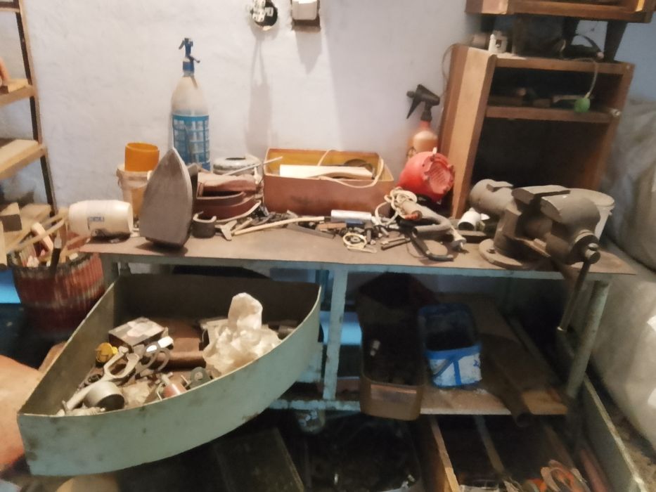 Продам стол с тесками