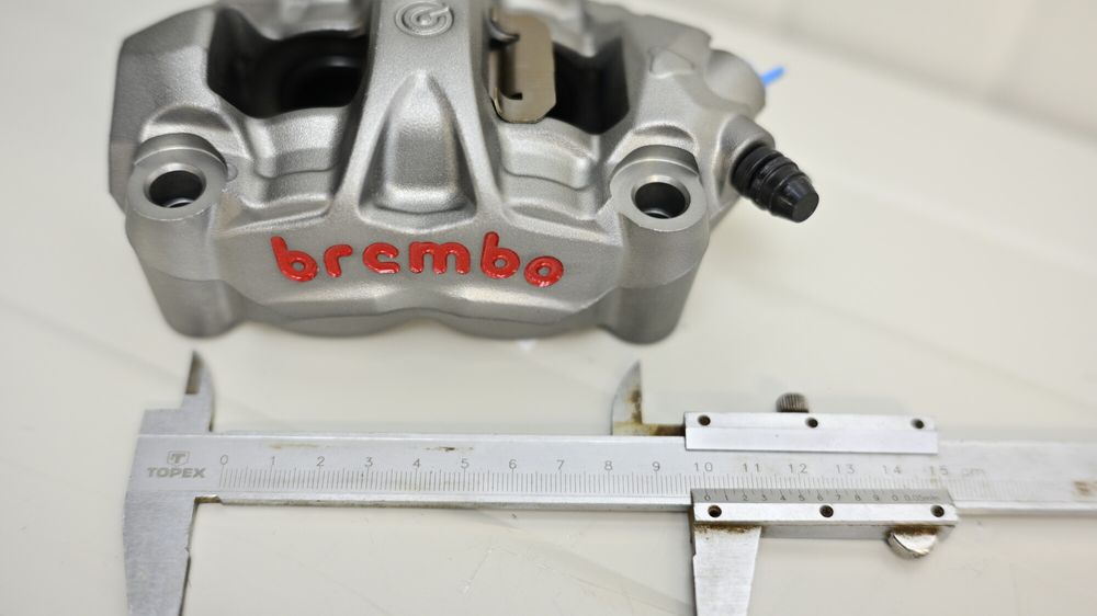 Brembo M50 etrier Caliper Monobloc Radial 100mm dreapta BMW KTM Ducati
