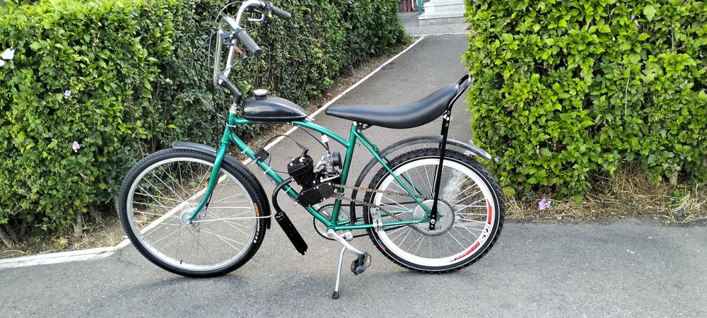 Bicicleta cu motor 80 cc.