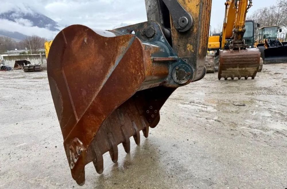 Экскаватор Hyundai robex LC320- 7A