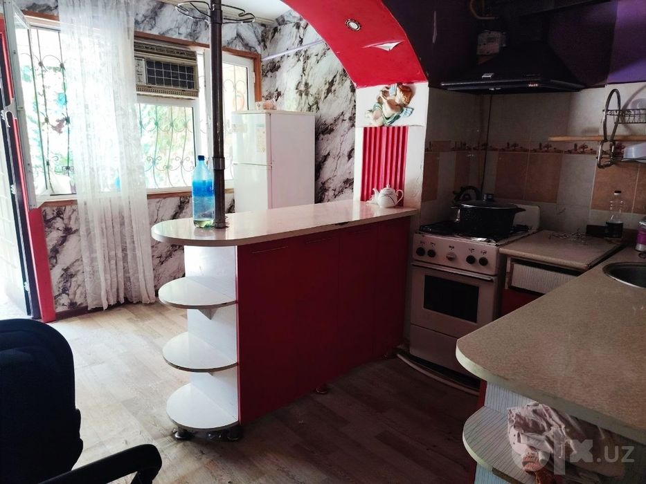 Коттедж за гостиницей Камила продается, г.Навои