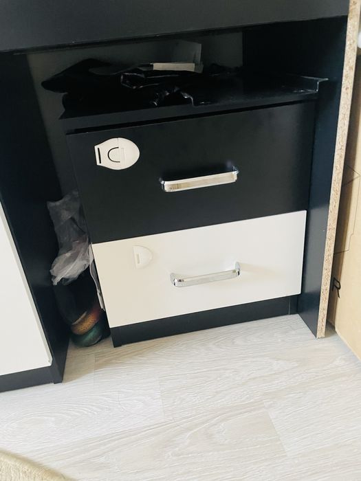 Спальный гарнитур срочно продам