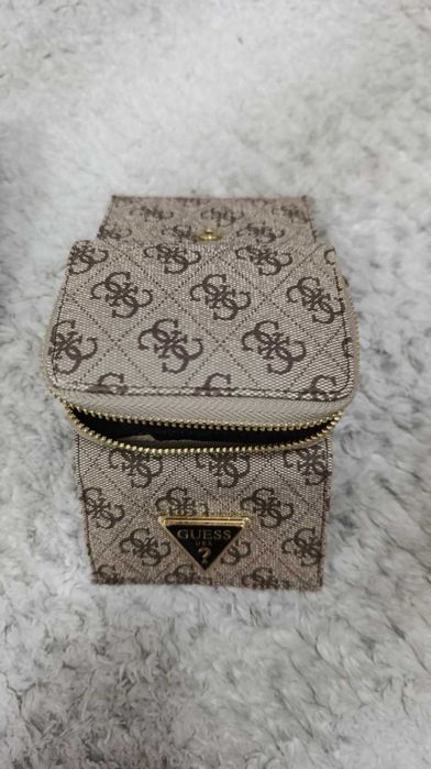 Guess нови портмонета