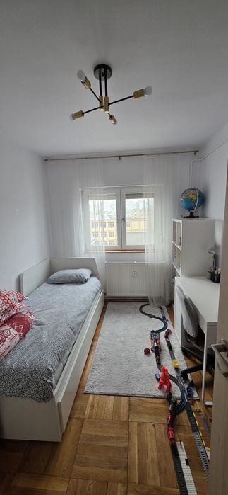 Vând apartament 5 camere in zona Vlaicu ;str Poetului;etj4!re