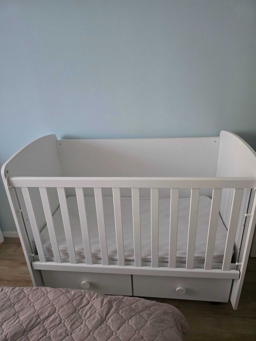 Бебешко легло с матрак 60х120 с люлеещ механизъм