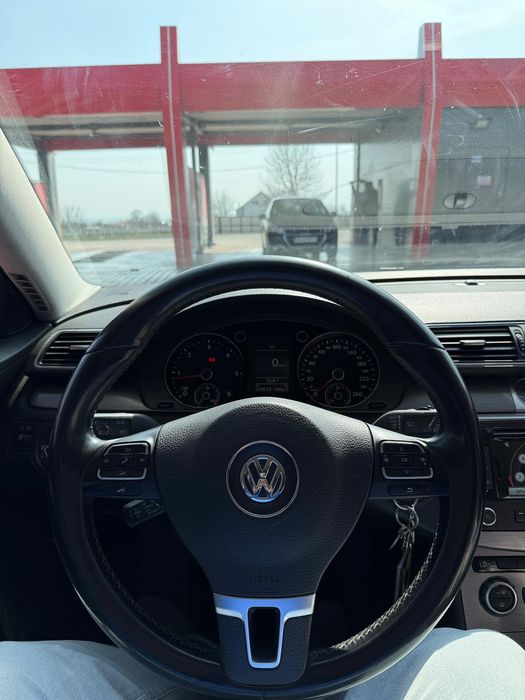 VW passat B7 2013 - 1.6 TDI BlueMotion - 6 trepte - foarte economic