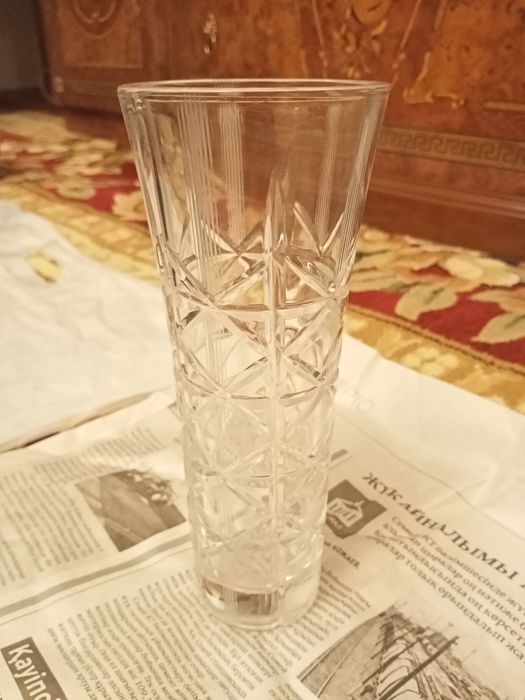 Продаю хрустальную вазу