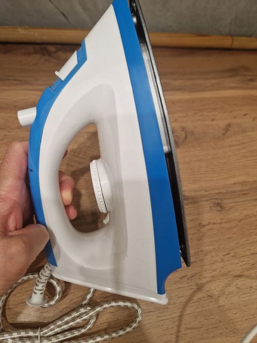 Продам утюг новый