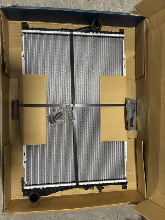 Продается радиатор для BMW E38/E39