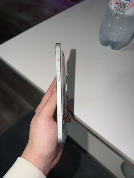 Iphone 15 plus baterie 88% nicio zgarietura