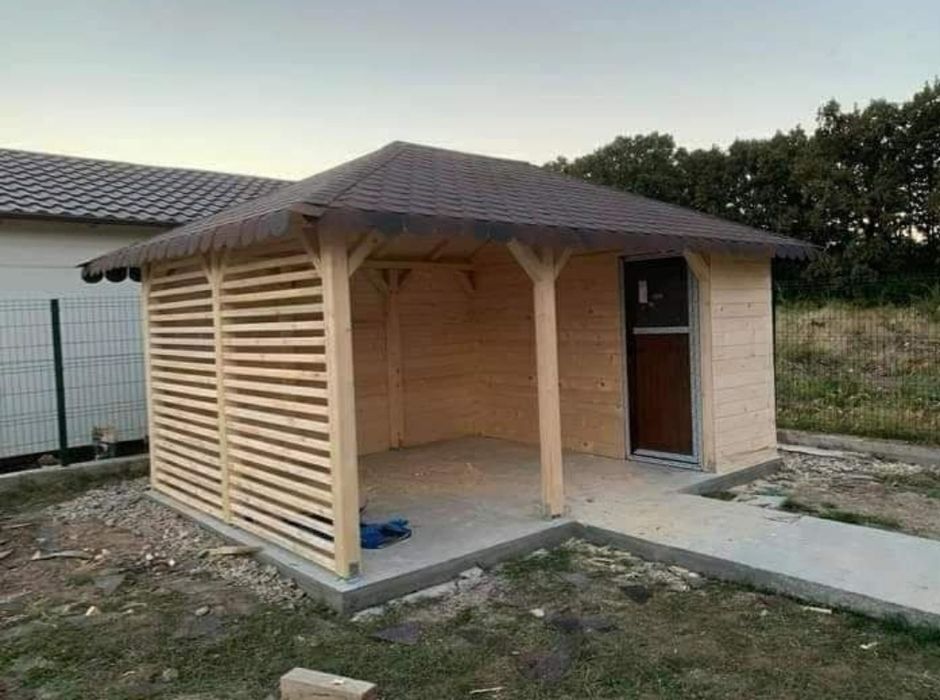 Ne ocupăm cu construcția de terasă și foișoare