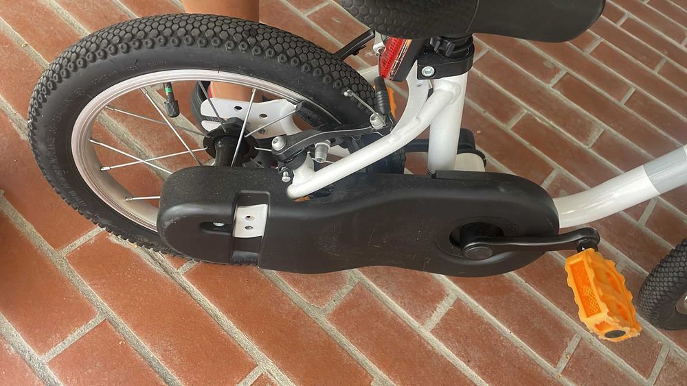 Bicicleta B-Twin aproape noua, folosita de doar 4 ori, stare impecabila !!!