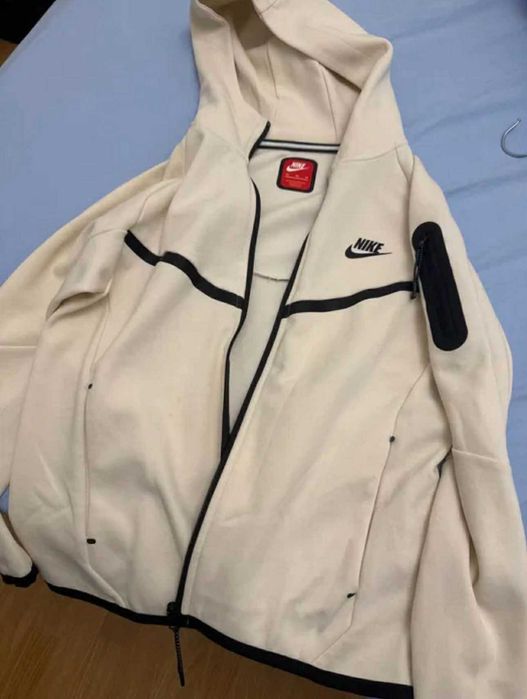 Суичър Nike Tech Fleece – размер 152