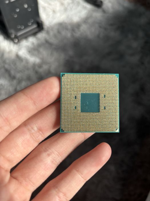 Продам процессор Ryzen 5 1400