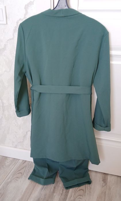 Новый костюм 46 р