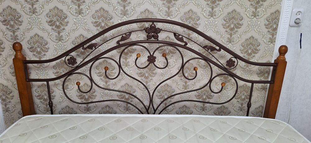 Кровать двухспальная