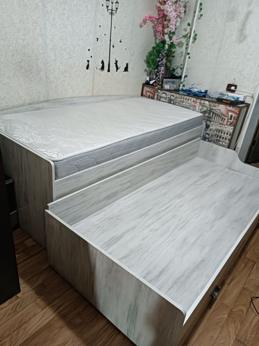 Двухъярусная кровать