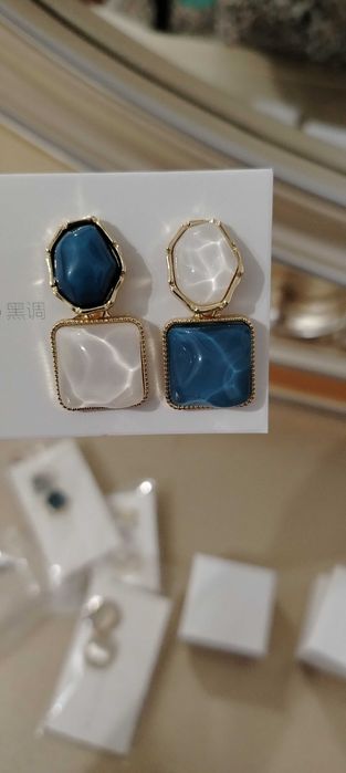 Продою Серёжки к