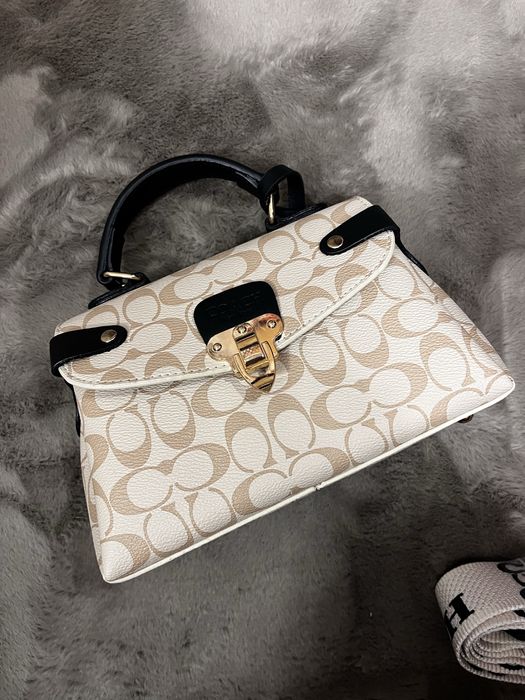 Кожена дамска чанта