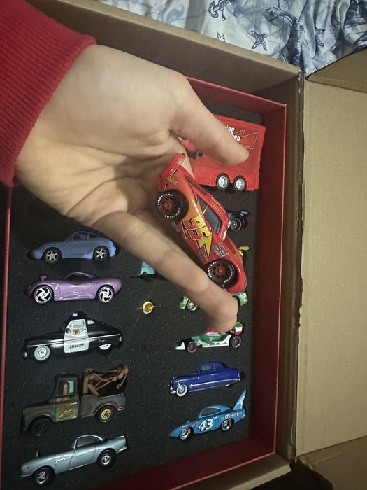 МолнияМакувинТачки