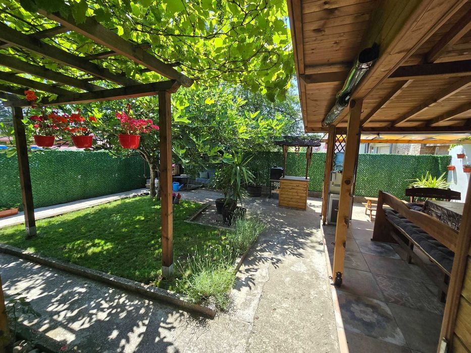 Къща под наем Дикови