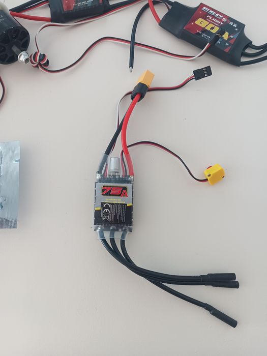 Esc 75 A  motoare BRUSHLEs
