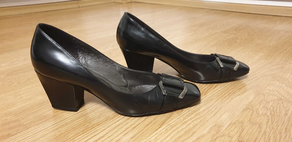 Pantofi piele naturala, marimea 38, negri