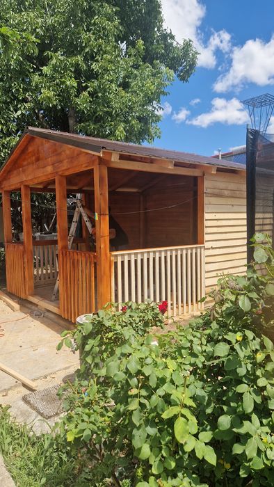 Executăm la comanda clientului foișoare din lemn căsuțe cabane