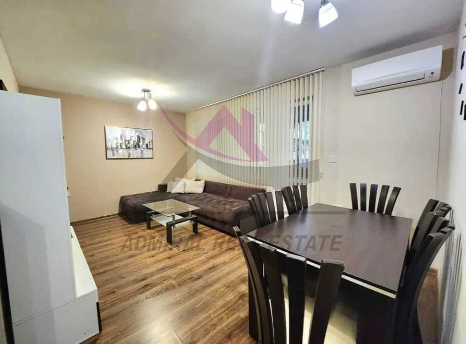 Дава се под наем Двустаен апартамент в Варна, Център - 65 кв.м за 498.27 € - Снимка #1