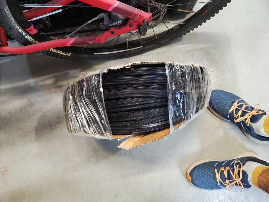 Набивна гума между стyклопакет и дограма, уплътнителна