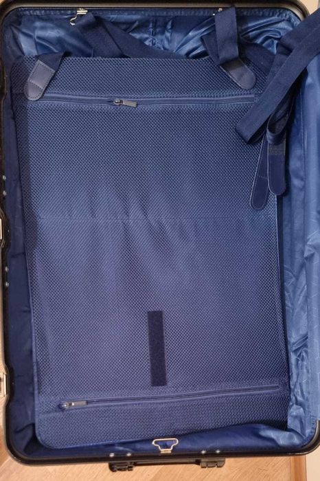 Продаётся чемодан дорожный