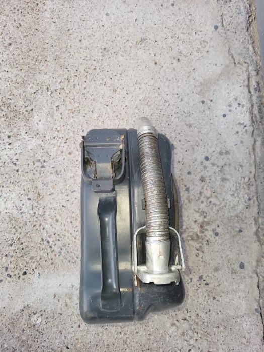 Mercedes канистра