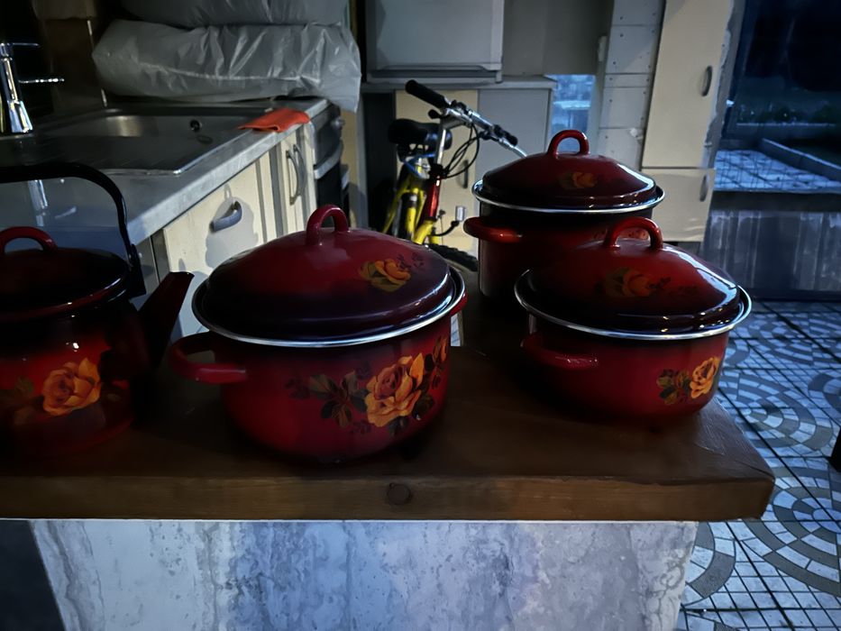 Четири броя тенджери,чисто нови