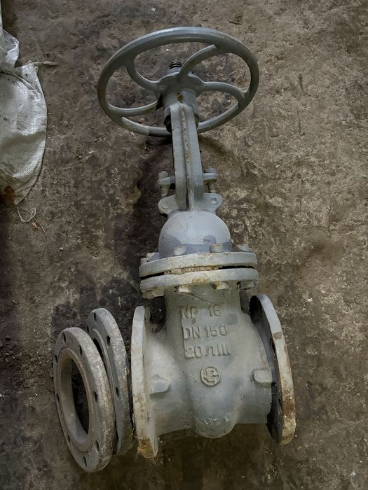 DN150 задвижка сотилади (янги)